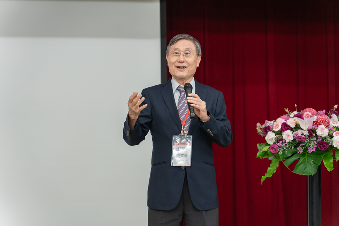 吳文騰 (Wen-Teng Wu) 名譽講座教授